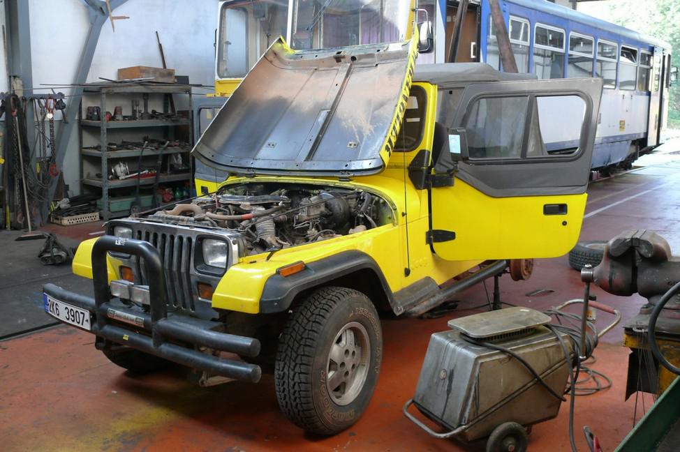 1989 Jeep Wrangler YJ 4.0 benzín + LPG 143 kW 317 Nm
